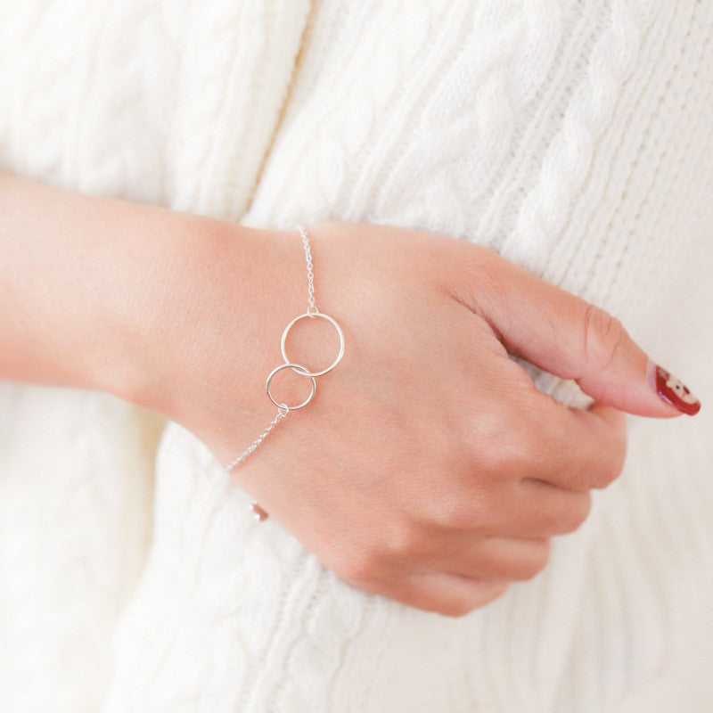 Solid sterling silver two entwined circles anklet, can also be worn as a bracelet. This is a perfect personal bridesmaid gift.